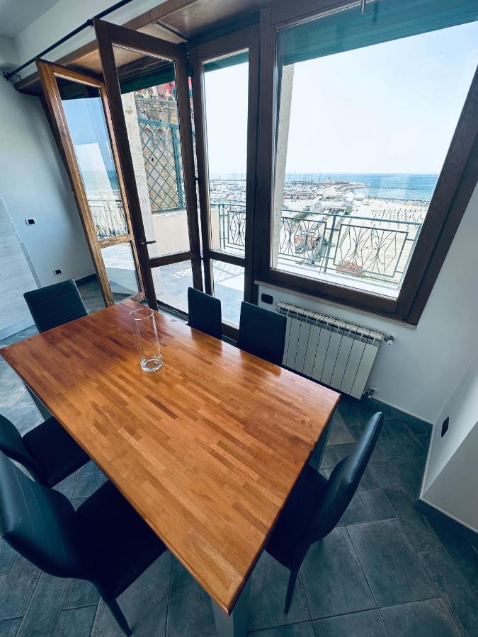 Newhouse Victoria - Sea View Apartment Nettuno Bagian luar foto