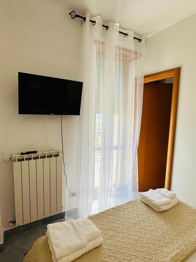 Newhouse Victoria - Sea View Apartment Nettuno Bagian luar foto